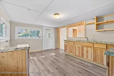 Entry Way - 646 E Forest Blvd, Lake, MI 48632 photo 3 of 6