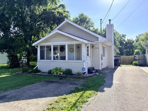 2826 Cynwood St, Lansing, MI 48906