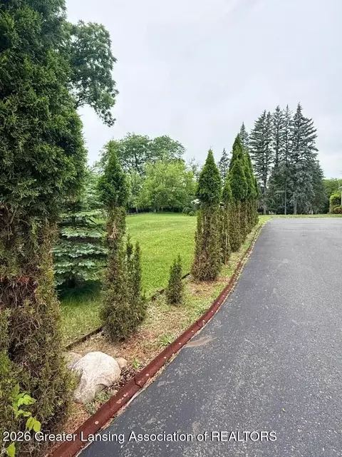 3921 Dobie Rd, Okemos, MI 48864