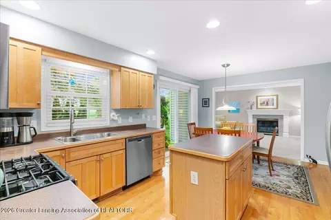 Kitchen - 3294 Hidden Ridge Dr, Dewitt, MI 48820 photo 4 of 4