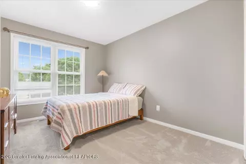 Bedroom - 3294 Hidden Ridge Dr, Dewitt, MI 48820 photo 4 of 5