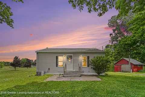 4015 E Clinton Trl, Charlotte, MI 48813