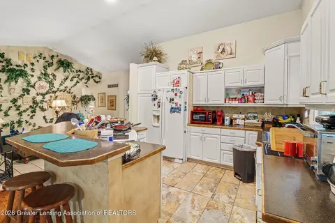 Kitchen - 12595 Wood Rd, Dewitt, MI 48820 photo 2 of 2