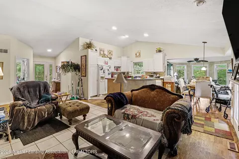 Entry Way - 12595 Wood Rd, Dewitt, MI 48820 photo 2 of 3