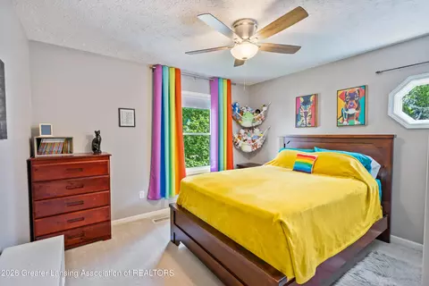 Bedroom - 824 Amesbury Dr, Dewitt, MI 48820 photo 5 of 8