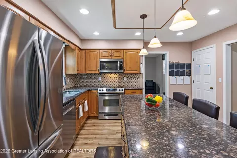 Kitchen - 824 Amesbury Dr, Dewitt, MI 48820 photo 1 of 3