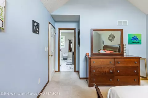 Bedroom - 824 Amesbury Dr, Dewitt, MI 48820 photo 2 of 8