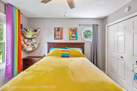 Bedroom - 824 Amesbury Dr, Dewitt, MI 48820 photo 6 of 8