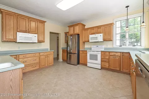 16677 Peacock Rd, Haslett, MI 48840 photo 11