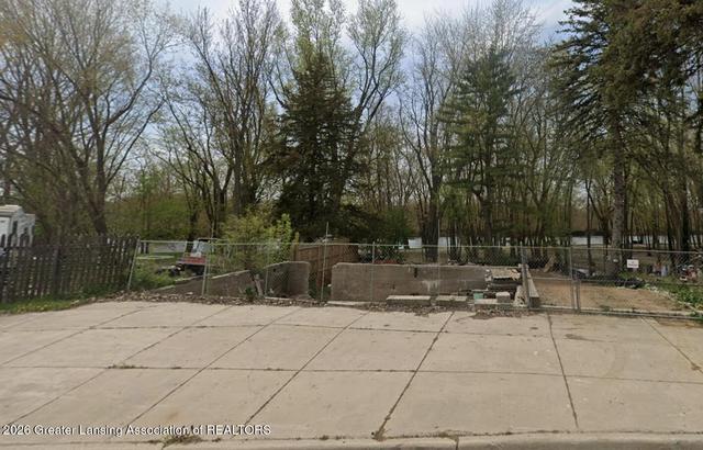 101 W Superior St, Muir, MI 48860