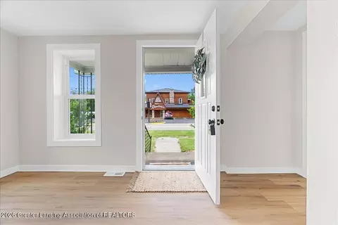 903 E State St, Saint Johns, MI 48879 photo 6