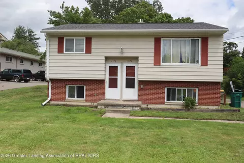 2174-2176 Meadowlawn Dr, Holt, MI 48842