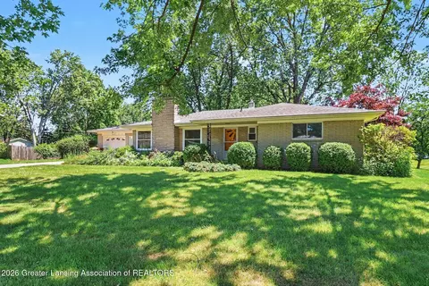 1009 S Wight St, Saint Johns, MI 48879