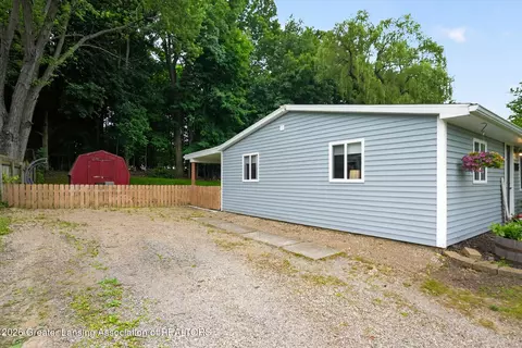 Exterior - 715 Birchwood St, Dewitt, MI 48820 photo 8 of 8