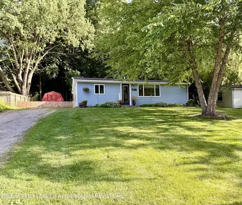 715 Birchwood St, Dewitt, MI 48820