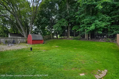 Exterior - 715 Birchwood St, Dewitt, MI 48820 photo 6 of 8