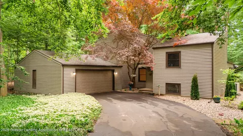 1045 N Eifert Rd, Holt, MI 48842