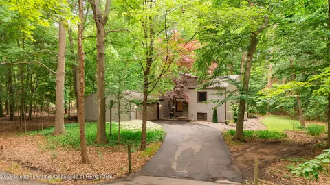 1045 N Eifert Rd, Holt, MI 48842 photo 2