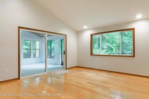 1045 N Eifert Rd, Holt, MI 48842 photo 9
