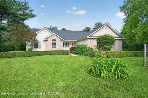 1960 Deerwood Cir, Dewitt, MI 48820