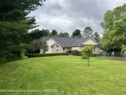 1960 Deerwood Cir, Dewitt, MI 48820