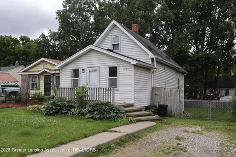 615 N Grace St, Lansing, MI 48917