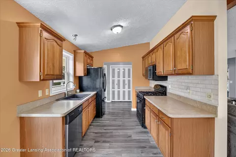Kitchen - 620 Meade Dr, Lansing, MI 48917 photo 1 of 3