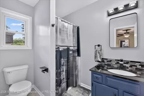 Bath - 620 Meade Dr, Lansing, MI 48917 photo 2 of 2