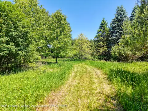 8716 Warner Rd, Haslett, MI 48840 photo 11