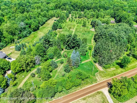 8716 Warner Rd, Haslett, MI 48840 photo 10