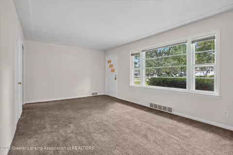 Living - 12419 E Greenfield Rd, Lansing, MI 48917 photo 2 of 8