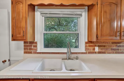 Kitchen - 12419 E Greenfield Rd, Lansing, MI 48917 photo 3 of 6