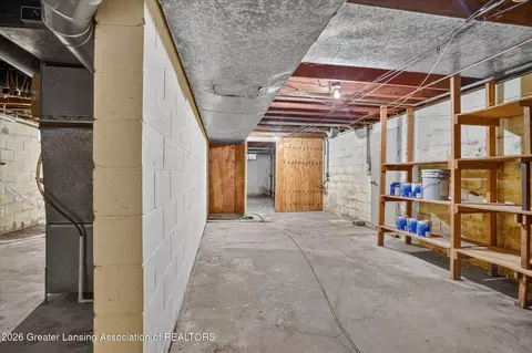 Entry Way - 12419 E Greenfield Rd, Lansing, MI 48917 photo 4 of 4