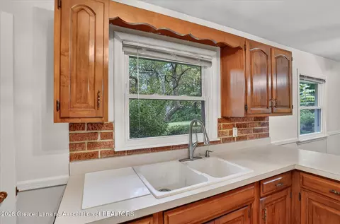 Kitchen - 12419 E Greenfield Rd, Lansing, MI 48917 photo 2 of 6