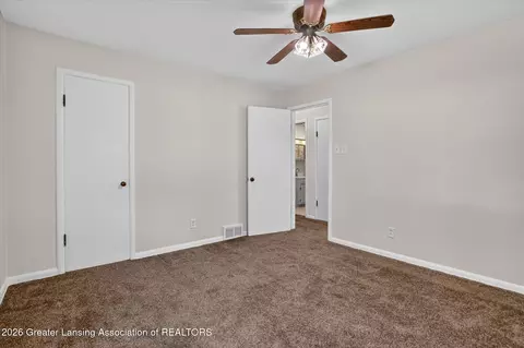 Bedroom - 12419 E Greenfield Rd, Lansing, MI 48917 photo 6 of 7