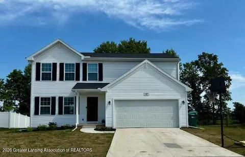 882 Saint Johns Chase, Grand Ledge, MI 48837