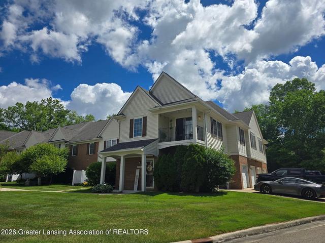2858 Cottonwood Dr #C, Waterford, MI 48328