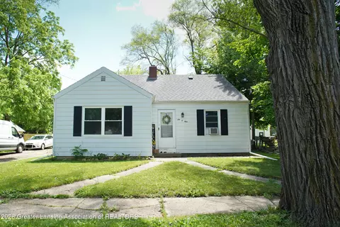 609 W Walker St, Saint Johns, MI 48879
