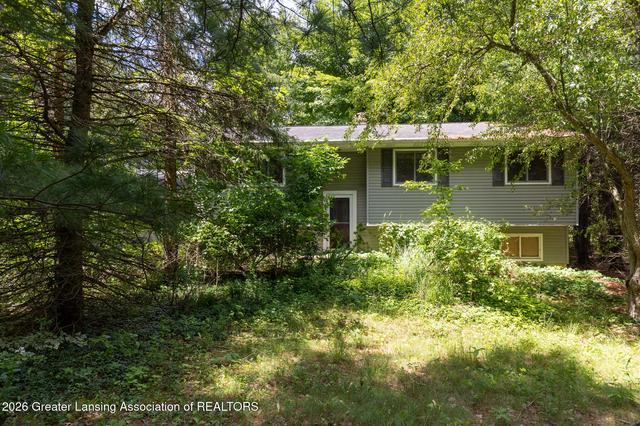 9686 Woodbury Rd, Laingsburg, MI 48848
