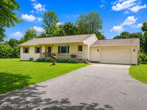 14112 Woodbury Rd, Haslett, MI 48840