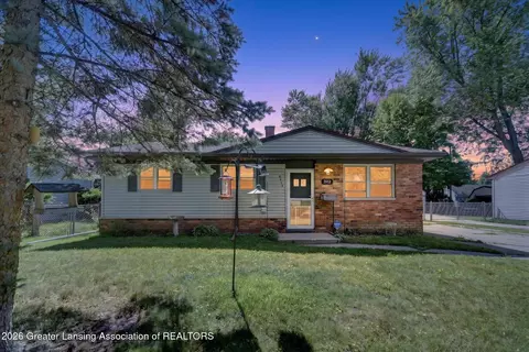 3912 Hillborn Ln, Lansing, MI 48911