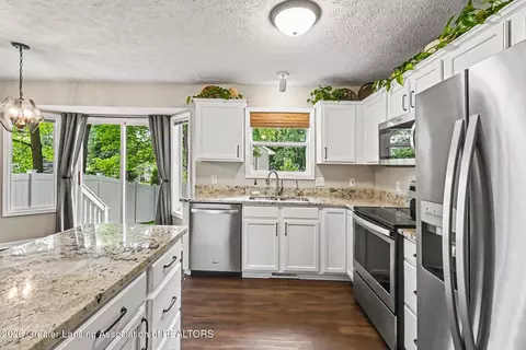 Kitchen - 13813 G K Dr, Bath, MI 48808 photo 3 of 3