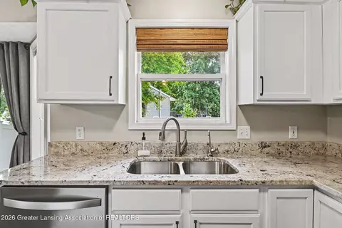 Kitchen - 13813 G K Dr, Bath, MI 48808 photo 2 of 3