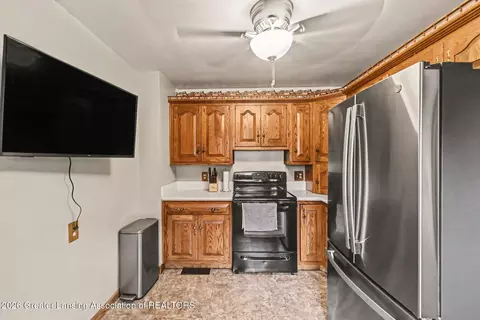 Kitchen - 6950 Delta River Dr, Lansing, MI 48906 photo 1 of 3