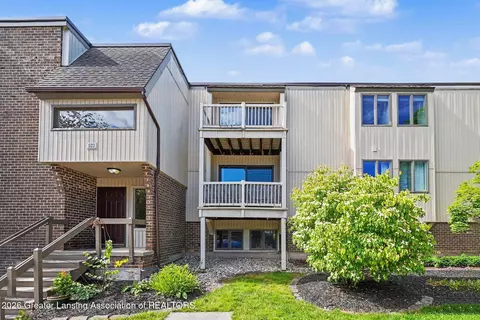 523 Bainbridge Dr #45, East Lansing, MI 48823