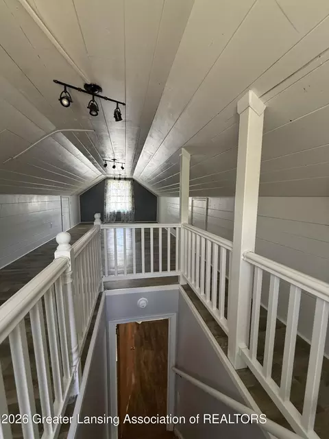 Entry Way - 2400 Devonshire Ave, Lansing, MI 48910 photo 4 of 4
