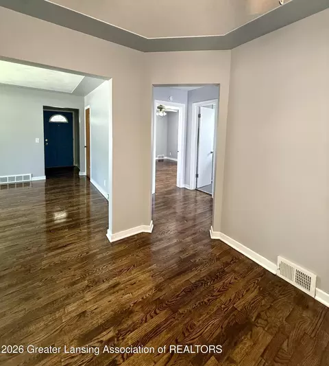 Entry Way - 2400 Devonshire Ave, Lansing, MI 48910 photo 2 of 4