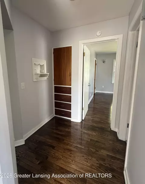 Entry Way - 2400 Devonshire Ave, Lansing, MI 48910 photo 3 of 4