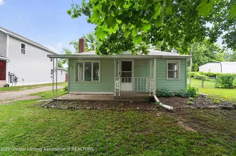 335 E Pearl St, Ovid, MI 48866
