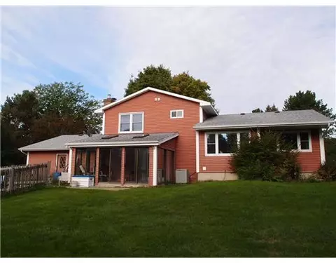2861 Cherithbrook Dr, Mason, MI 48854 photo 2